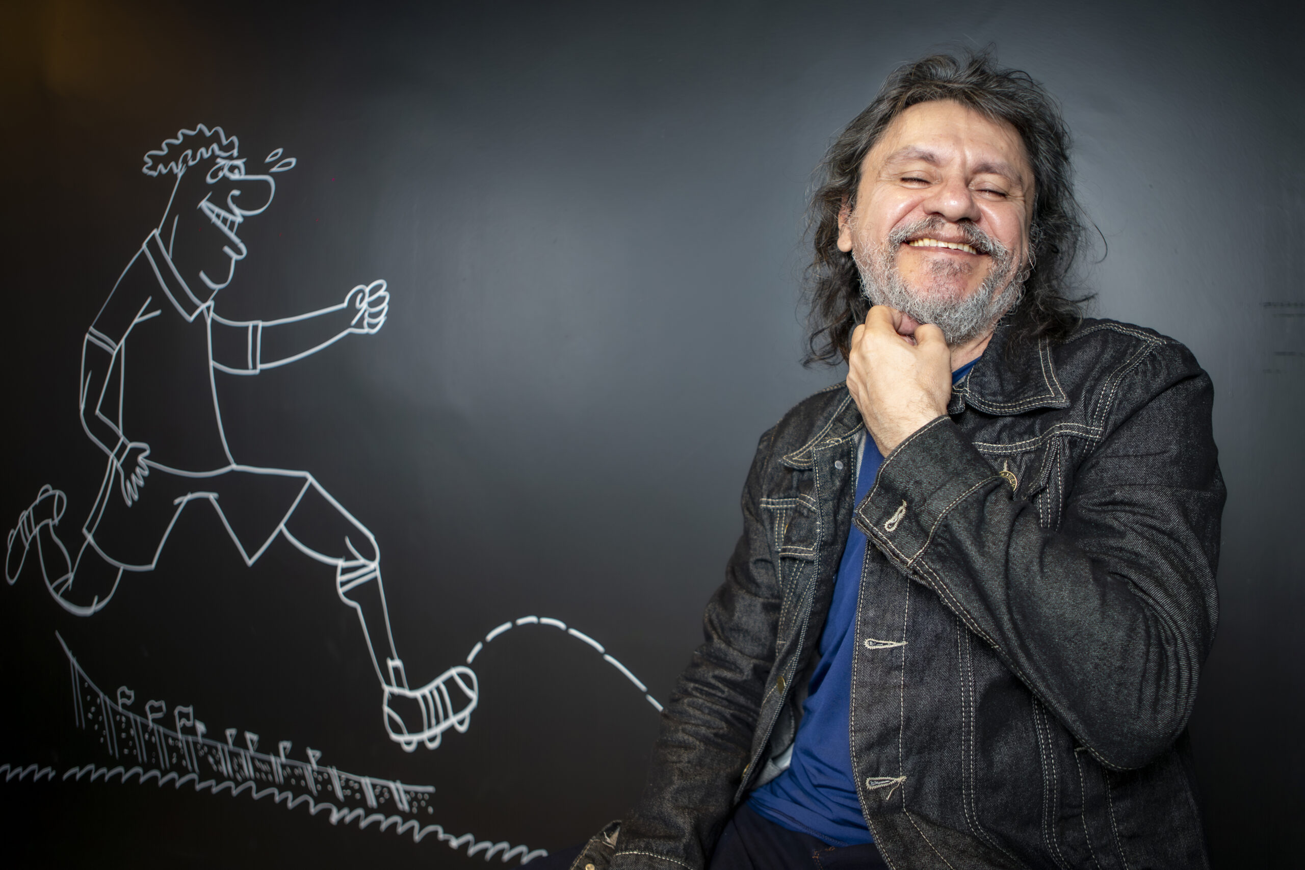 J. Bosco lança livro de cartuns dia 20 de agosto