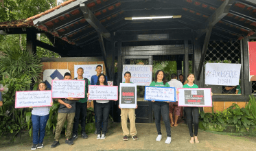 Alunos do ensino médio da Fundação Escola Bosque em protesto contra a extinção da instituição. Fotos enviadas por lideranças da comunidade.