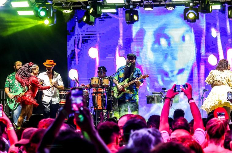 Muita lambada na festa da lambateria