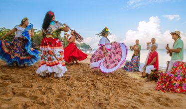 Comunidade carimbozeira de Icoaraci na Praia do Cruzeiro. Foto: Pierre Azevedo